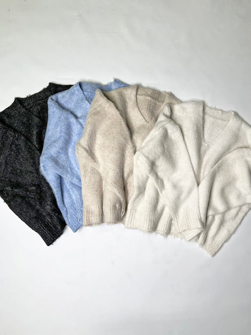 Vネックロングシャギーニットトップス